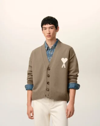 Ami de Coeur Cardigan en laine beige