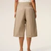 Bermuda beige en coton avec ceinture enveloppante