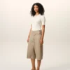 Bermuda beige en coton avec ceinture enveloppante
