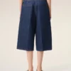 Bermuda bleu en coton avec ceinture enveloppante