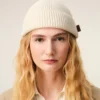 Bonnet en laine blanche avec étiquette en cuir Ami