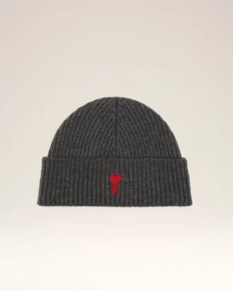 Bonnet en laine grise avec écusson Ami de Coeur contrasté