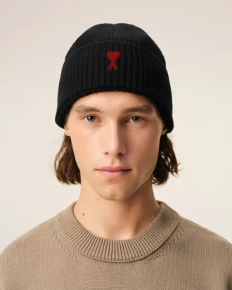 Bonnet en laine noir avec motif Ami de Coeur contrasté