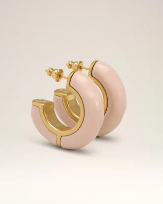 Boucles d&rsquo;oreilles en laiton martelé et laqué rose