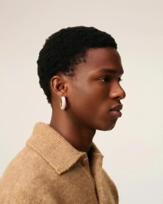 Boucles d&rsquo;oreilles en laiton martelé et laqué rose