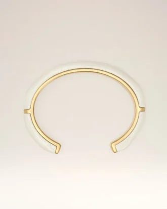Bracelet en laiton blanc martelé et laqué