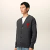 Cardigan en laine grise avec motif Ami de Coeur contrasté