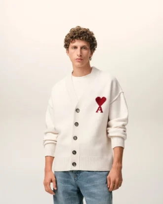 Cardigan en laine naturelle avec motif Ami de Coeur contrasté