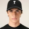 Casquette en coton noir avec écusson en feutre Ami de Coeur