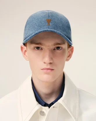 Casquette en denim bleu avec broderie « Ami de Coeur »