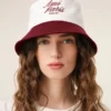 Chapeau Ami Paris en coton rouge et blanc