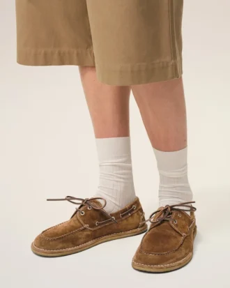 Chaussures bateau en cuir de vache marron