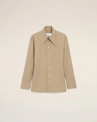 Chemise ajustée à col pointu en coton beige