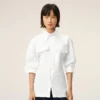 Chemise ajustée à col pointu en coton blanc
