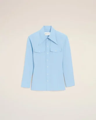 Chemise ajustée à col pointu en coton bleu