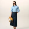 Chemise ajustée à col pointu en coton bleu