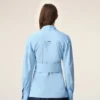 Chemise ajustée à col pointu en coton bleu