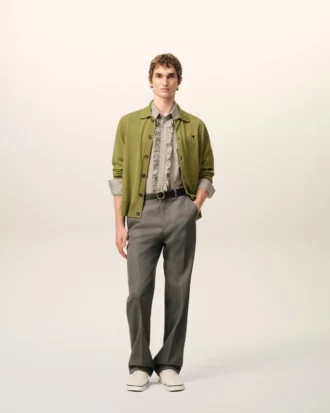 Chemise ajustée à manches longues en coton beige à volants