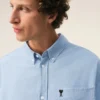 Chemise Ami de Coeur en coton bleu, coupe carrée et brodée
