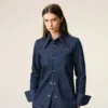 Chemise à col pointu en coton bleu