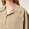 Chemise large à manches courtes et col camp en coton beige