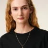 Collier avec pendentif « 4 » en laiton martelé doré