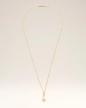 Collier pendentif « 6 » martelé en laiton doré