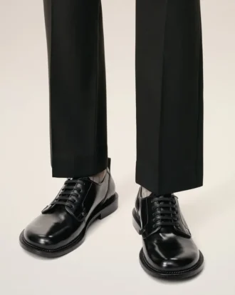 Derbies à bout anatomique en cuir noir