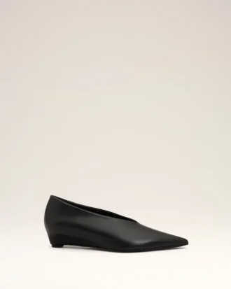 Escarpins à talon compensé et bout pointu en cuir d&rsquo;agneau noir