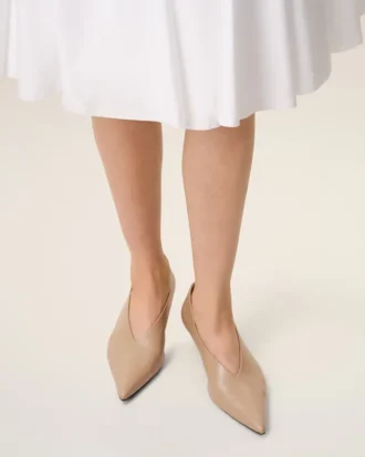 Escarpins à talons compensés et bout pointu en cuir d&rsquo;agneau beige