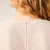 Haut court en soie blanche transparente avec sous-haut