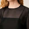 Haut court en soie noire transparente avec sous-haut