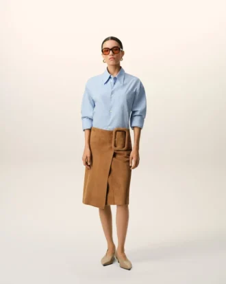 Jupe midi à ceinture à grande boucle en cuir de chèvre marron
