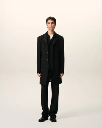 Manteau droit simple en laine vierge noire
