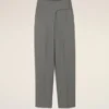 Pantalon cintré à ceinture nouée en laine vierge grise