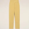 Pantalon jaune en laine vierge avec ceinture enveloppante