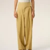 Pantalon jaune en laine vierge avec ceinture enveloppante