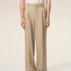 Pantalon large taille basse en laine vierge beige