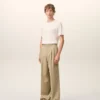Pantalon large taille basse en laine vierge beige
