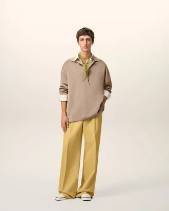 Pantalon large taille basse en laine vierge jaune