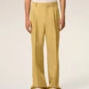 Pantalon large taille basse en laine vierge jaune