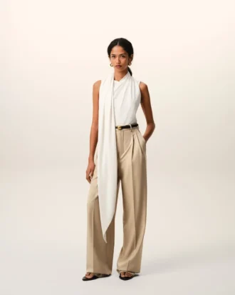 Pantalon large taille haute en laine vierge beige avec deux plis