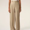 Pantalon large taille haute en laine vierge beige avec deux plis