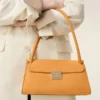 Petit sac Mimi en cuir de vache orange