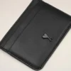 Porte-cartes Ami de Coeur en cuir de vachette noir