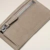 Porte-cartes à fermeture zippée Carrousel en cuir de vache gris