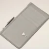 Porte-cartes zippé Ami de Coeur en cuir de vachette gris
