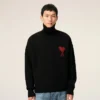 Pull à col cheminée en laine noire avec motif « Ami de Coeur » contrasté