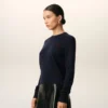 Pull à col rond en laine bleue avec motif Ami de Coeur contrasté