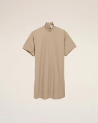 Robe en coton beige à col montant et boutons